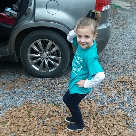 Just wanted to introduce my photographer!! - Picture 3 of 8